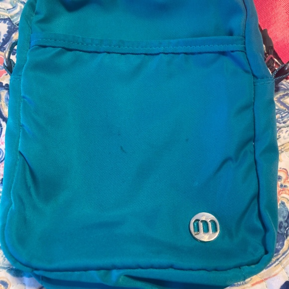 2 purses - Picture 2 of 4